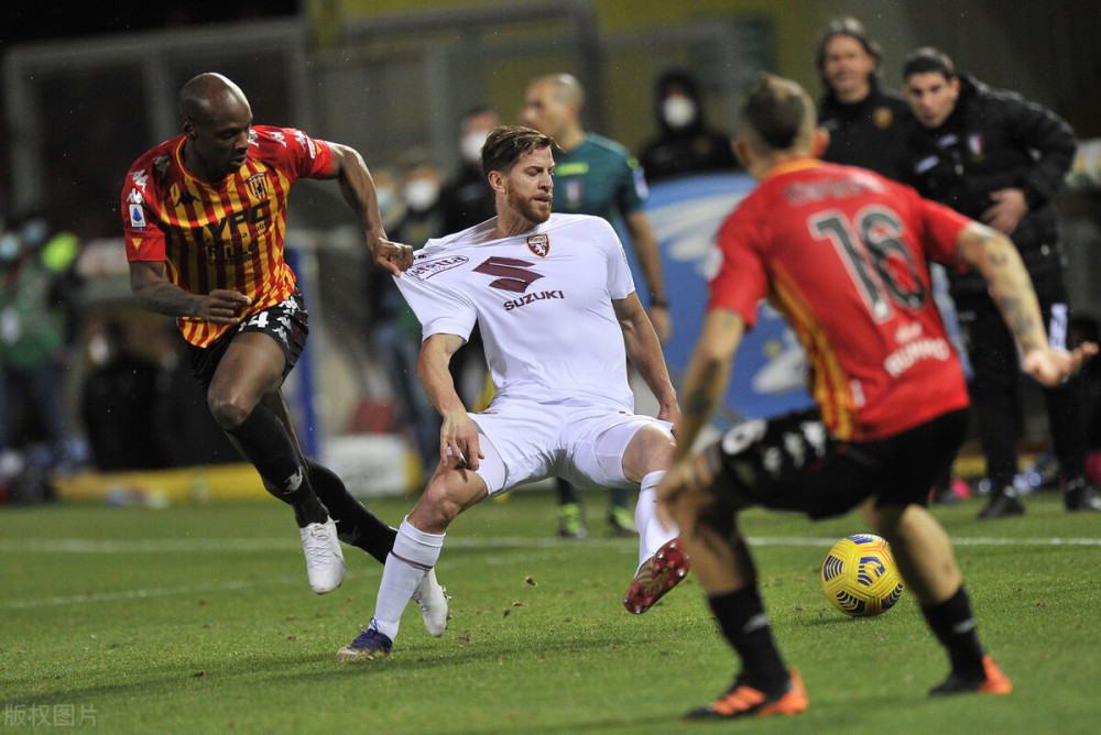  都灵顽强拼搏，意甲保级关键战中抢下宝贵三分