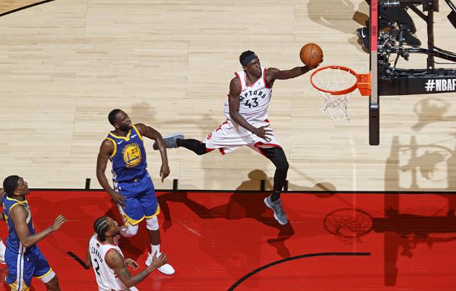  西亚卡姆统治攻防猛龙加时力克老鹰保留季后赛附加赛机会