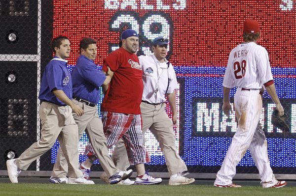  柏林联合主场气势如虹，球迷助威助推三分入账