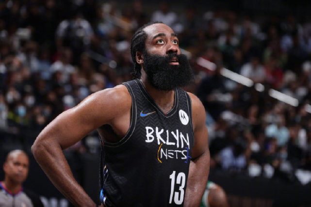  欧文单节21分率队反扑篮网憾负雄鹿无缘登顶